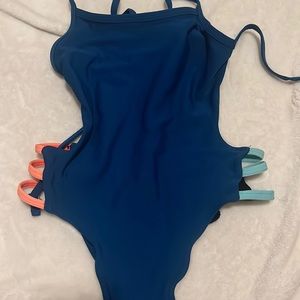 JOLYN CONTRAST TIE BACK ONESIE